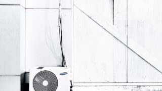 エアコンの室外機（エアコン2027年問題と電気代の準備のイメージ）